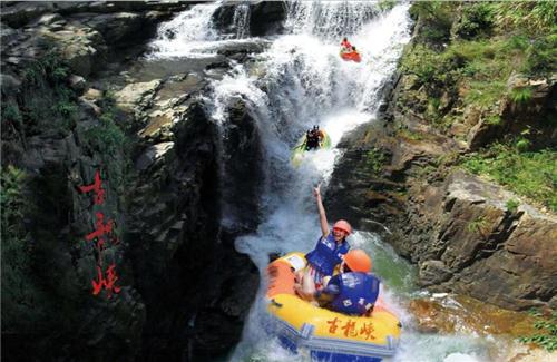 清遠(yuǎn)古龍峽漂流，探險之旅的刺激與挑戰(zhàn)，清遠(yuǎn)古龍峽漂流，探險之旅的刺激與挑戰(zhàn)之旅