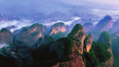 崀山與張家界，究竟哪個(gè)更值得一游？，崀山與張家界，旅游目的地選擇對(duì)比，哪個(gè)更值得一游？